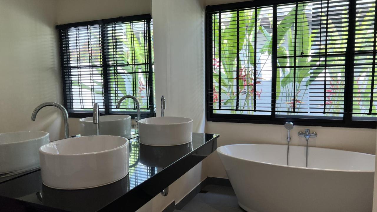 Plunge Tropic Villas 2 Naiharn Rawai Exterior foto